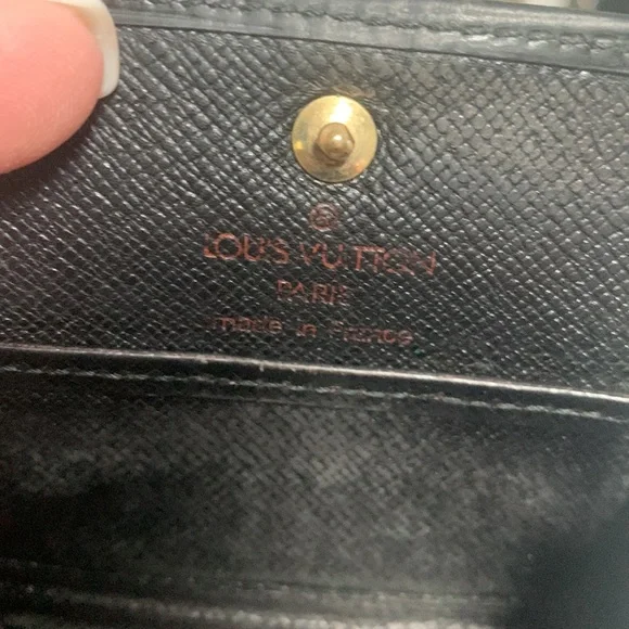 ❌SOLD 1997 authentic Louis Vuitton small coin / earbud case - Picture 14 of 17